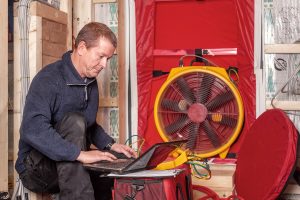 blower door test